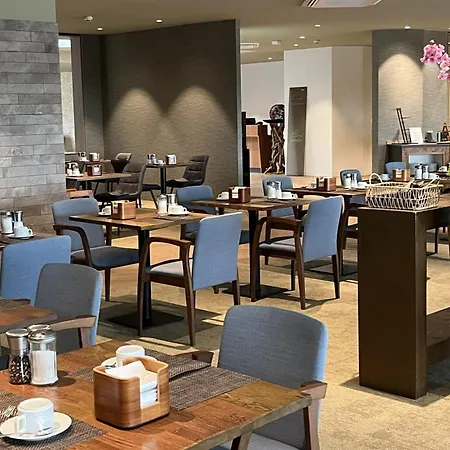 Western Hotel 4*