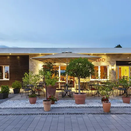 Western Hotel 4*